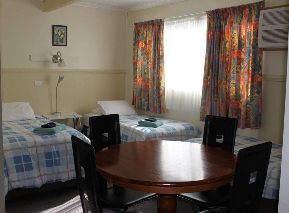 Kaniva Midway Motel ภายนอก รูปภาพ